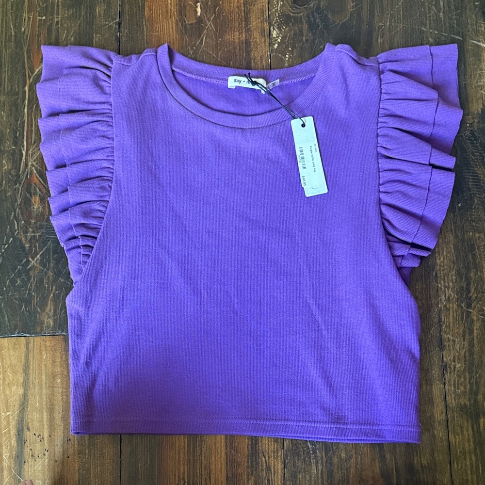 Day + Moon boutique purple ruffle top sleeveless size L new with tags